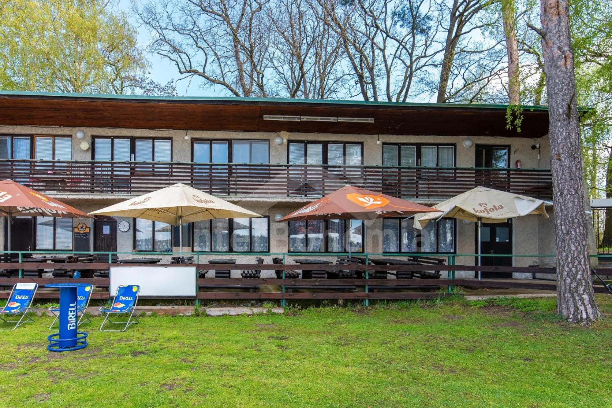 Hotel Yacht Club Bezdrev Hluboká nad Vltavou Zewnętrze zdjęcie