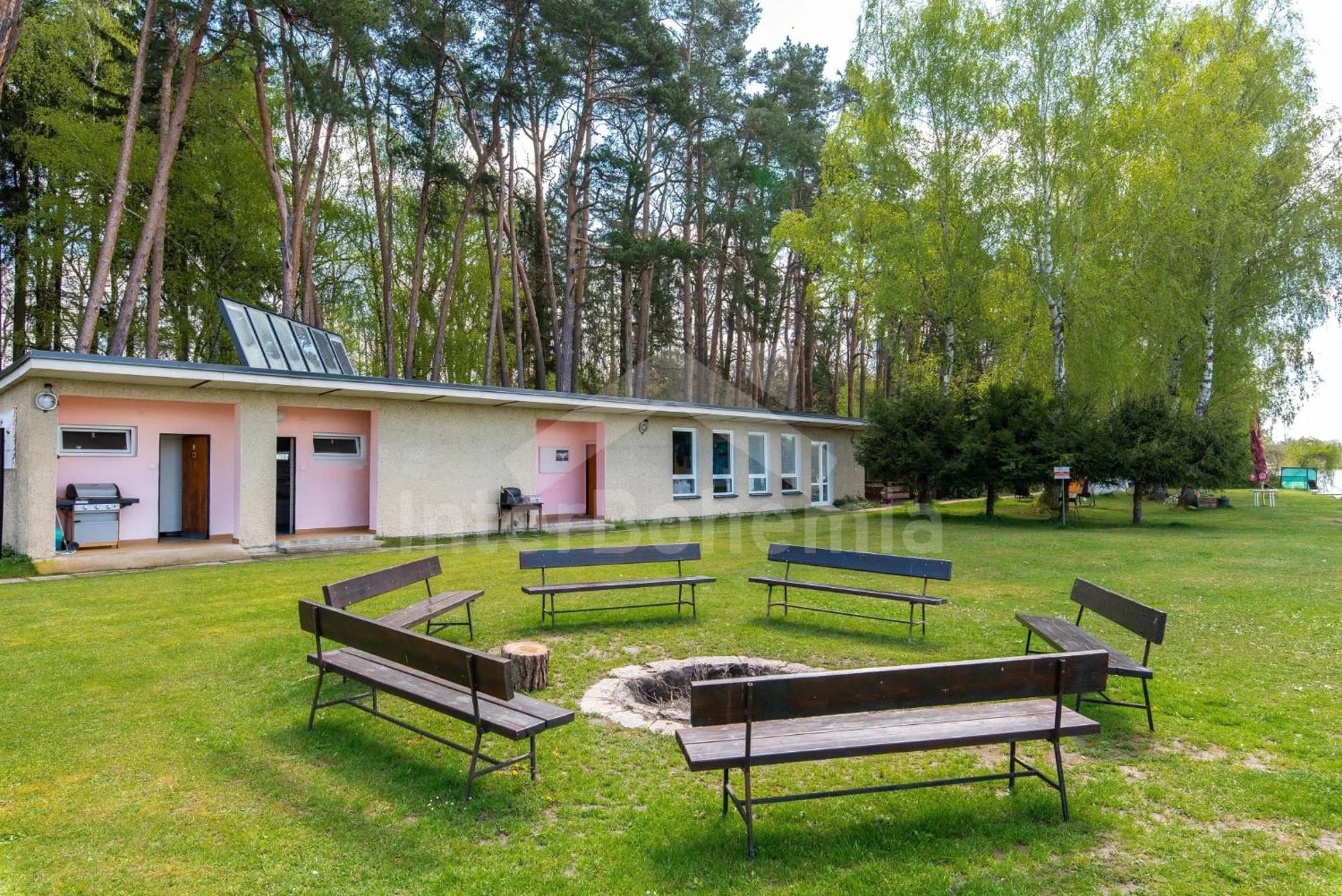 Hotel Yacht Club Bezdrev Hluboká nad Vltavou Zewnętrze zdjęcie